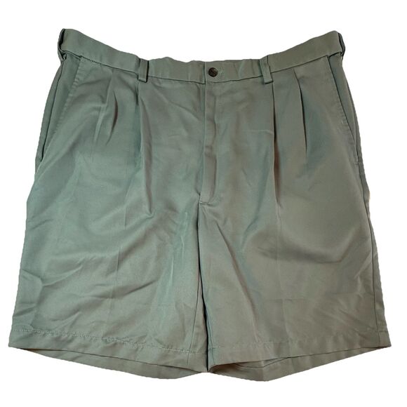Haggar Men's Chino Shorts Pleated Green Size 40 Golf Casual - Picture 1 of 11